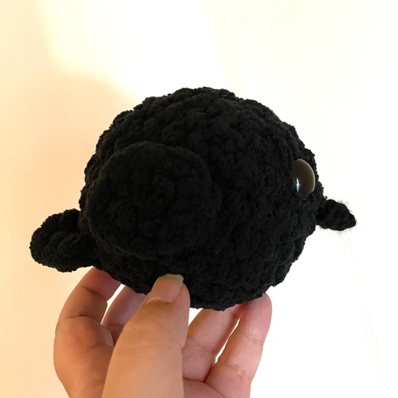 Plush Round Crochet Crow - Picture 1 of 1